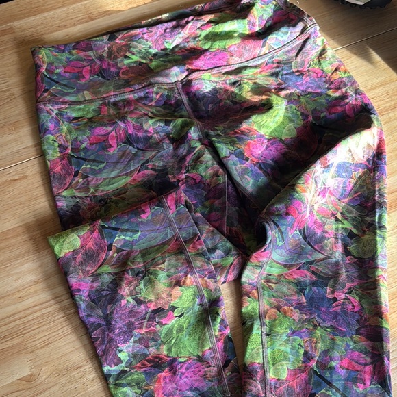 lululemon athletica Pants - Lululemon floral Wundertrain leggings
